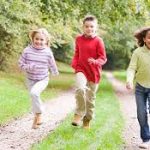 Чим зайняти дитину в дорозі: кілька корисних ідей